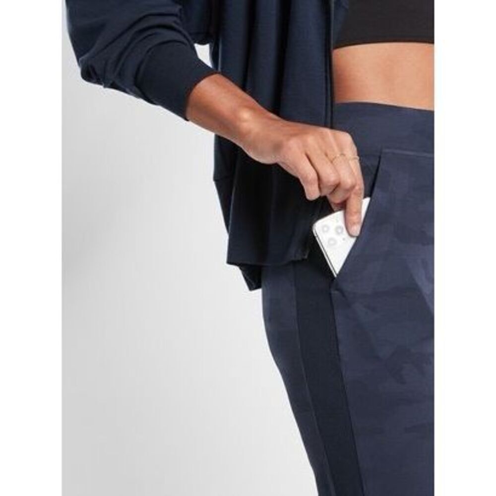 ✨ATHLETA BROOKLYN CAMO NAVY SZ 12T JOGGER✨ - Picture 5 of 11